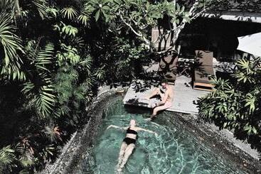 בית מלון כפרי Jestate Villas & Guest Houses Jimbaran