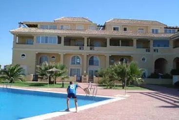 Apartamentos Leo Los Mirlos