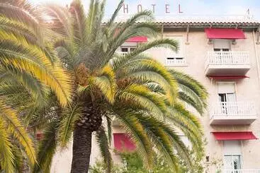 Grand Hotel Des Lecques; Bw Signature Collection