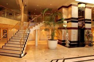 ホテル Peermont Metcourt Suites