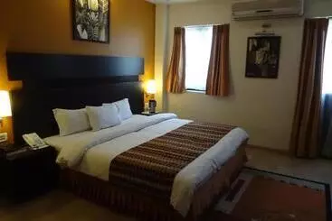 Chateau Windsor Hotel Marine Drive