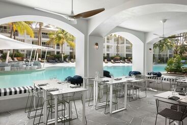 هتل Peppers Beach Club