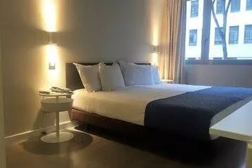 هتل Suites Viena Plaza De Espana