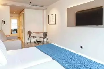 هتل Suites Viena Plaza De Espana