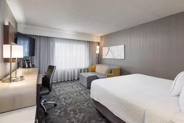 فندق Courtyard By Marriott Toronto Vaughan