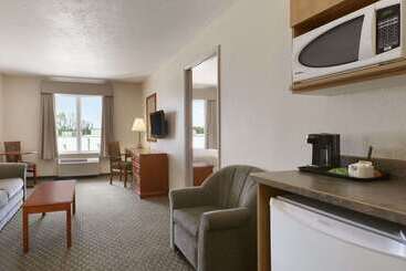 Hotel Days Inn & Suites By Wyndham Winkler