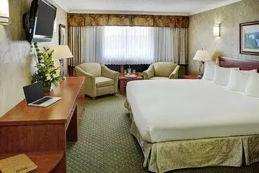 酒店 Slave Lake Inn & Conference Centre