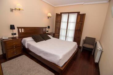 فندق Puerta Del Oriente