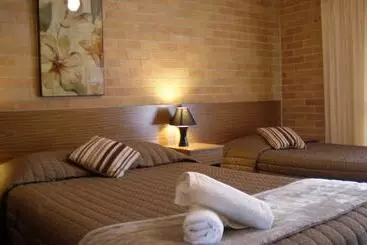 White Lanterns Motel