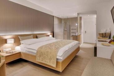 Thermenhotel Stoiser