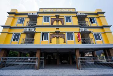 Hotel Oyo 2089 Graha Sakinah Syariah 4