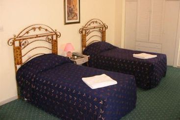 Ramee Guestline Deira Hotel