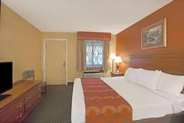 فندق Super 8 By Wyndham Downtown Gatlinburg At Convention Center