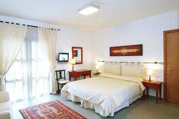 Апарт-отель Quadra Key Easy Home In Florence