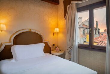 هتل Maison Venezia | Una Esperienze