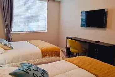 هتل آپارتمان 2br   Disney Suite