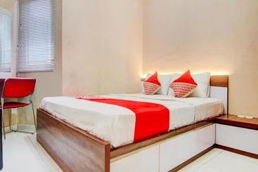 호텔 Oyo 90196 Enda Rooms