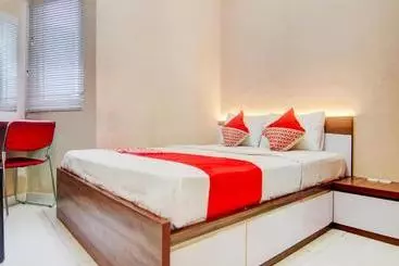 هتل Oyo 90196 Enda Rooms