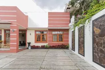 Hotel Reddoorz At Wr Supratman Batu