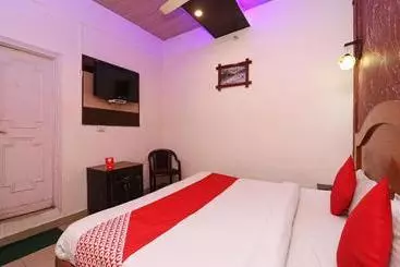 Hotel Oyo Vad180  Pashupati Regency
