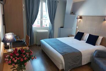 Logis Loire Hotel   Les Cocottes Restaurant