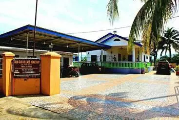 Hotel Taun Gusi Village Homestay
