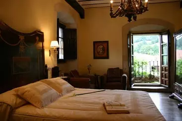 هتل Palacio De Caranceja