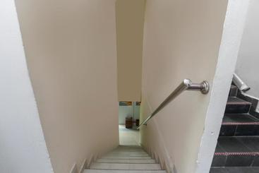 בית מלון כפרי Oyo 90174 Tuah Inn