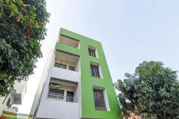 هتل Oyo 77286 Shridhar Service Apartment