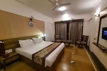Hotel Sapphire Resort Lonavala