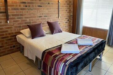 汽车旅馆 Proserpine Motor Lodge