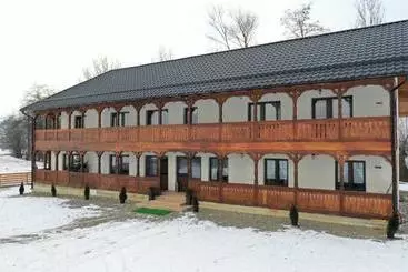 ペンション Conacul Cosăului
