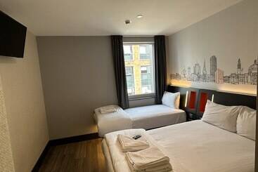 Easyhotel Cardiff