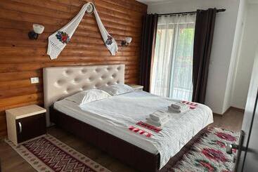 پانسیون Casa Maramureșană