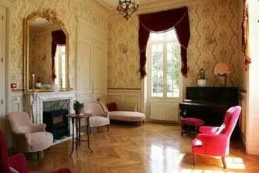 Bed and Breakfast Château De Montbraye