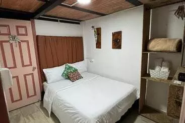 Mahalo Hostel