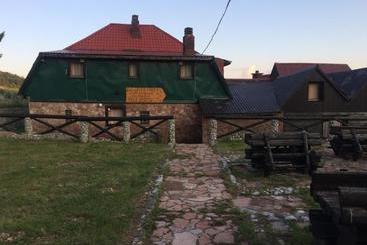 پانسیون Planinarski Dom Kula Avdović