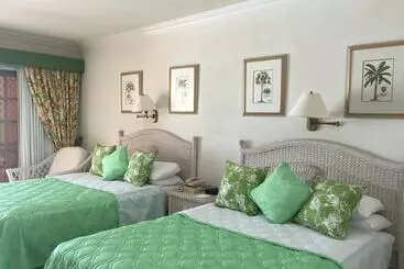 هتل Coral Sands Beach Resort