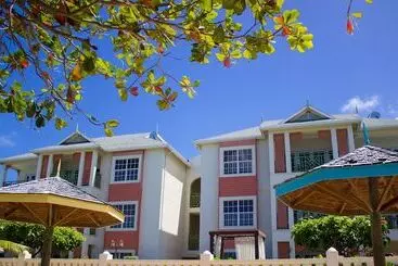 فندق Bay Gardens Beach Resort & Spa