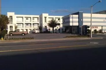 호텔 La Breeze Inn & Suites