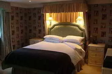 Moorpark House Hotel