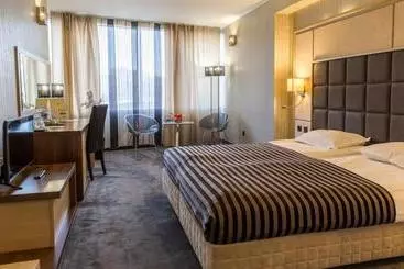 Cosmopolitan Hotel & Wellness