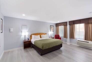 هتل Quality Inn Redding Near I5