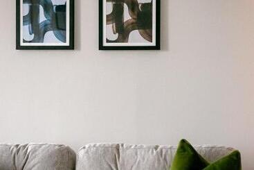 تختخواب و صبحانه New Holgate