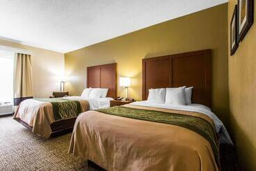 호텔 Comfort Inn & Suites
