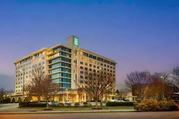هتل Embassy Suites By Hilton Hampton Convention Center