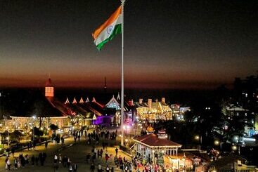 בית מלון כפרי Broadway Grand