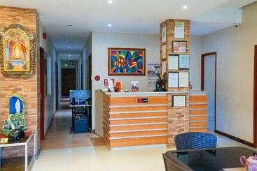 Hotel Reddoorz Near Talisay District Hospital