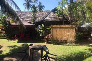 هتل Fare Club Moorea