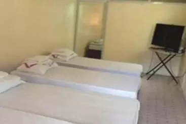 Hotel Shalom Guest House And Resto Bar